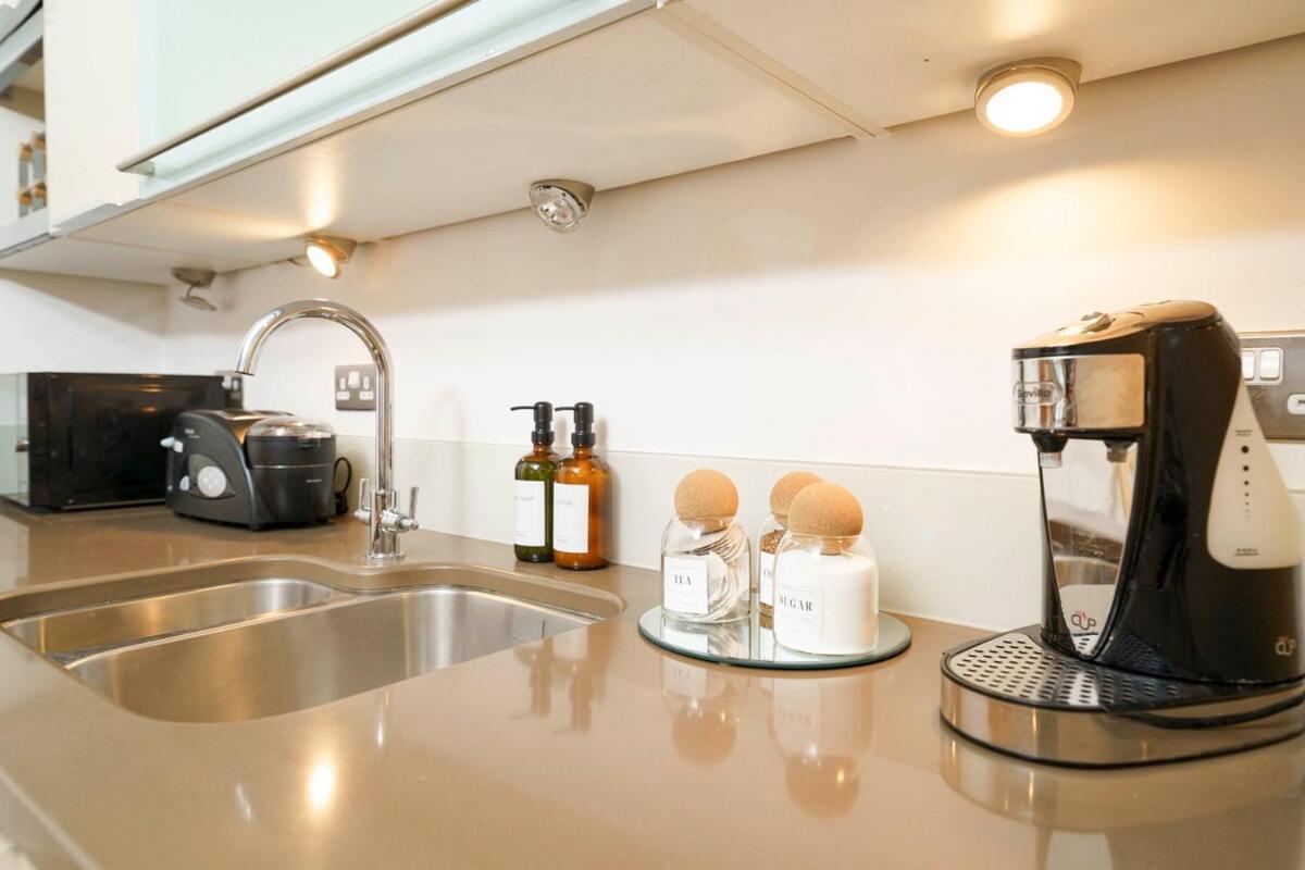 Modern One Bedroom With Sofa Bed In Aldgate Zone 1 With Smart Tvs And Fast Wifi London